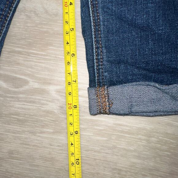 Old Navy High Rise Bermuda Short - Picture 5 of 7